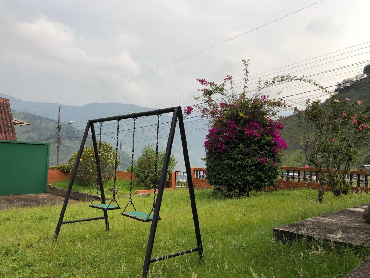Mountain Chalet - Tungurahua Hot Springs/Aguas Termales บาญอส ภายนอก รูปภาพ