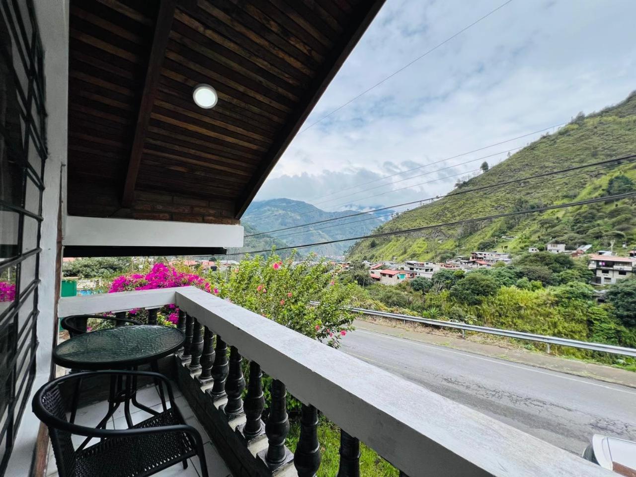 Mountain Chalet - Tungurahua Hot Springs/Aguas Termales บาญอส ภายนอก รูปภาพ